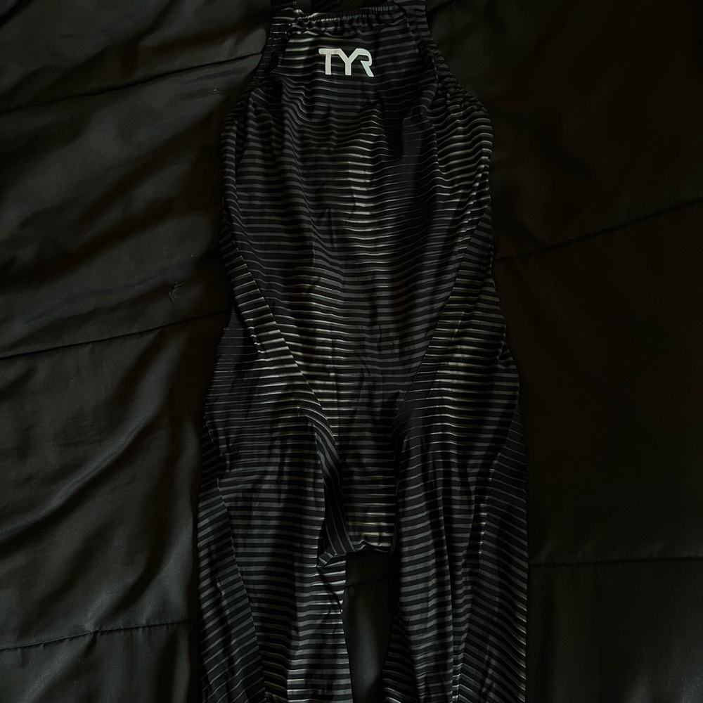 TYR Avictor 2.0 Tech Suit